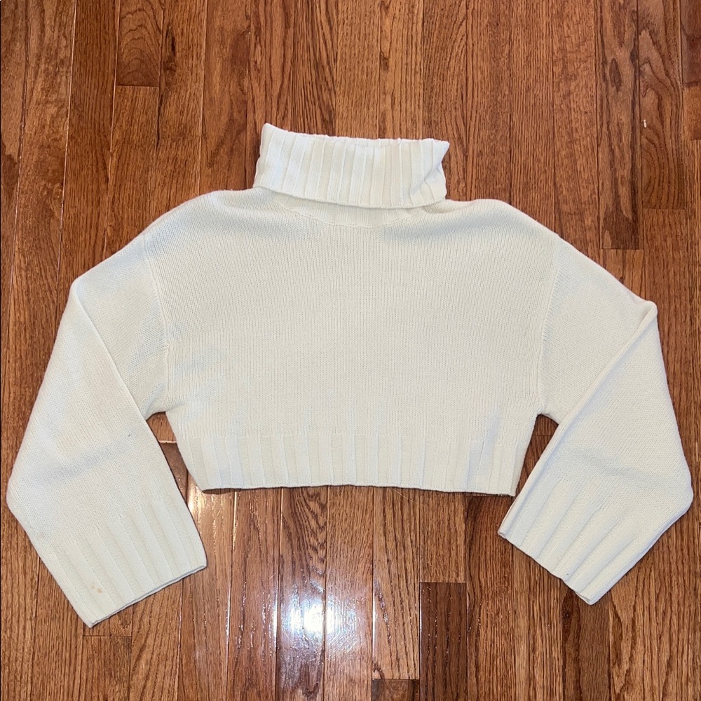H & M Divided Off White Turtleneck Sweater Women’s Size Small